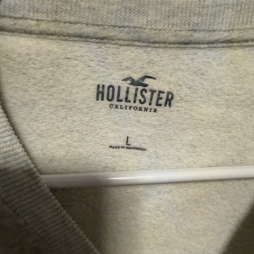 Hollister Gray Crewneck Sweatshirt - Picture 3 of 3